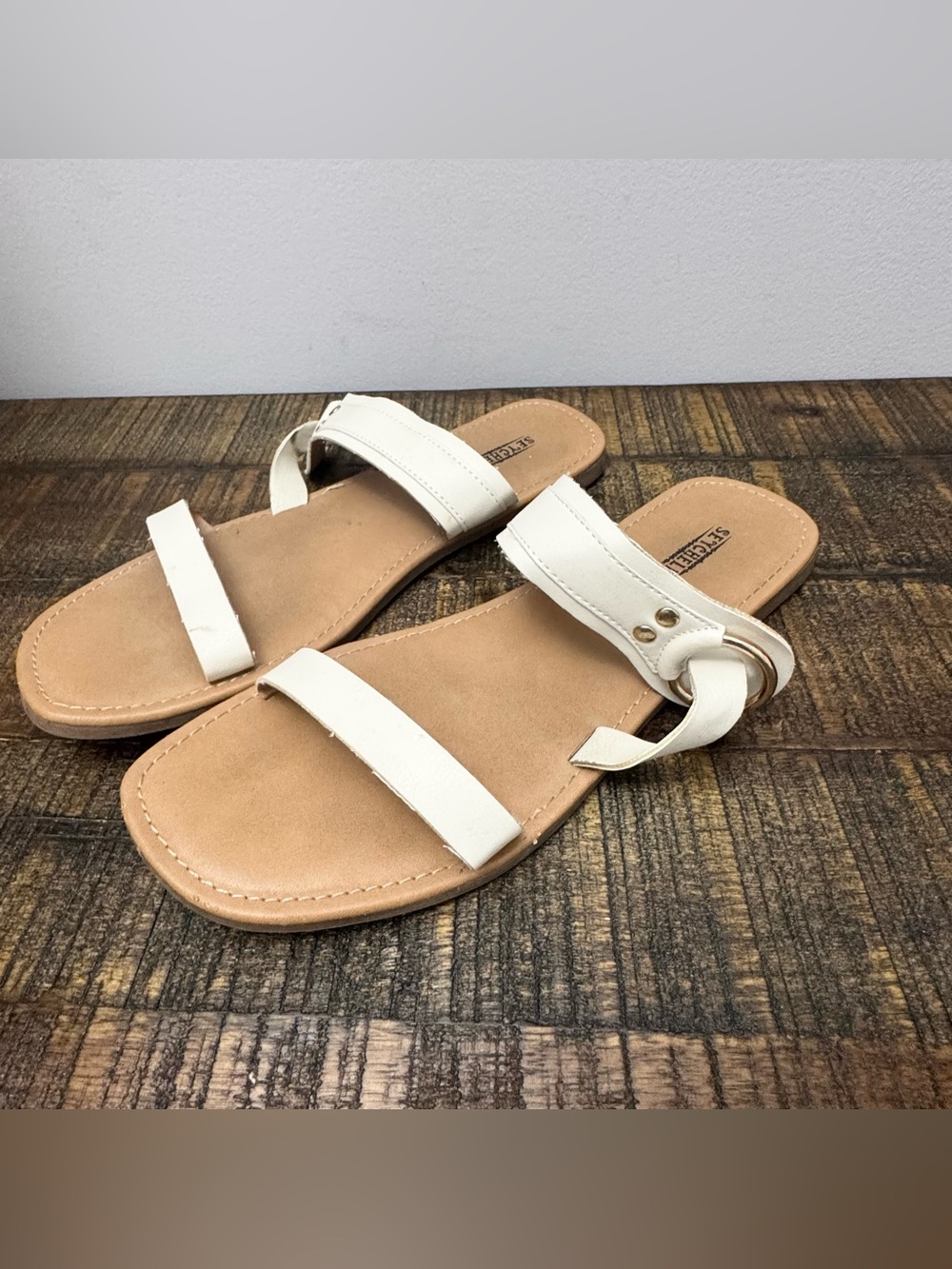 Seychelles Loop Buckle White Women’s Slide Sandals with Ring Accent 9
